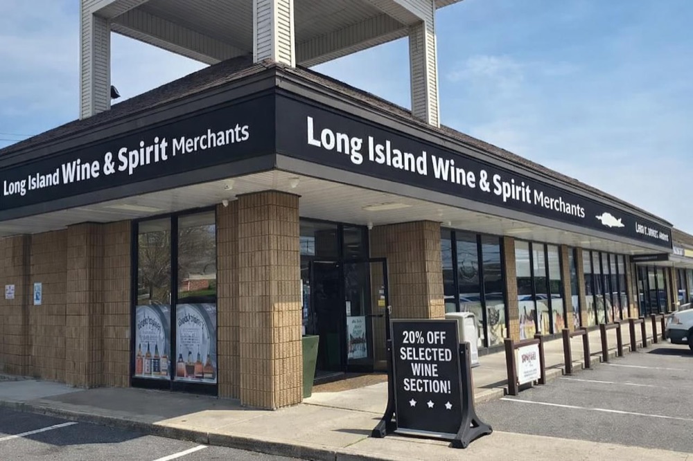 Long Island Wine & Spirit Merchant storefront in Commack, NY